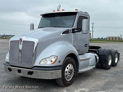 2016 Kenworth T680 Semi Truck