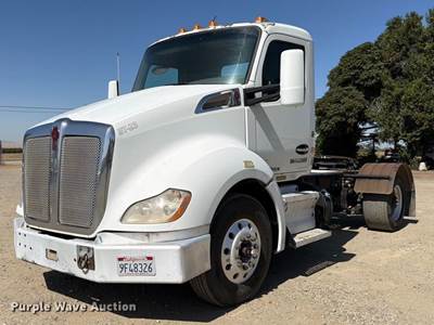 2015 Kenworth T680 Semi Truck