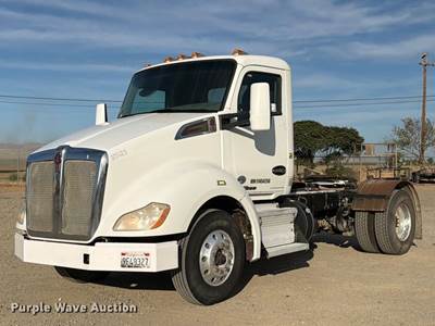 2015 Kenworth T680 Semi Truck