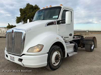 2015 Kenworth T680 Semi Truck
