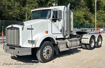 2014 Kenworth T800 Semi Truck