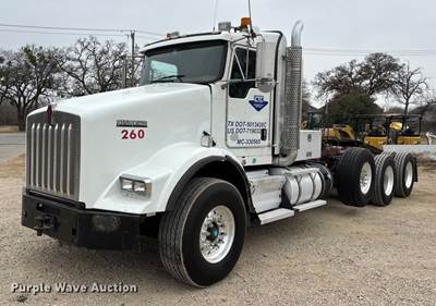 2014 Kenworth T800 Semi Truck