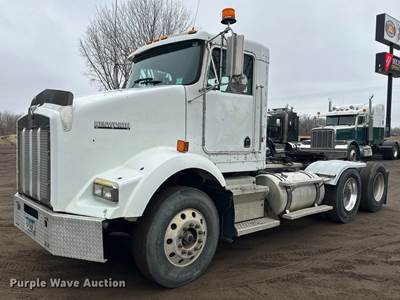 2000 Kenworth T800 Semi Truck