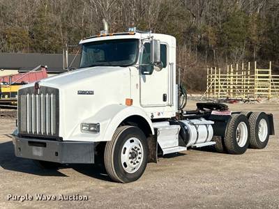 2012 Kenworth T800 Semi Truck