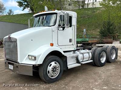 2002 Kenworth T800 Truck Tractor