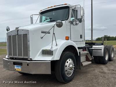 1999 Kenworth T800 Semi Truck