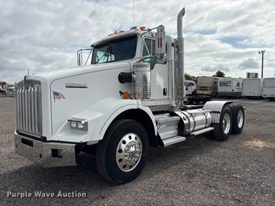 2011 Kenworth T800 Semi Truck
