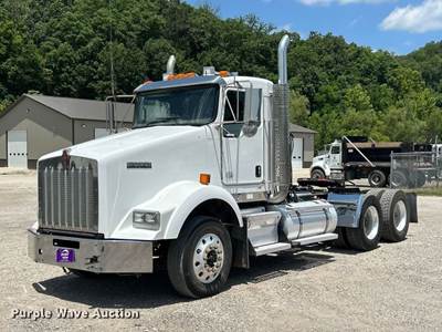 2014 Kenworth T800 Semi Truck