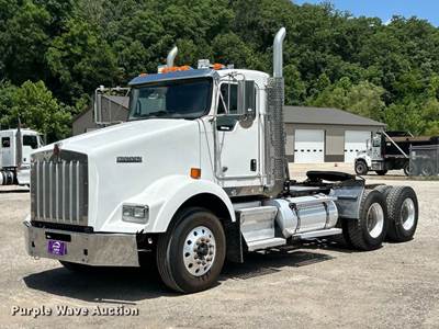 2014 Kenworth T800 Semi Truck