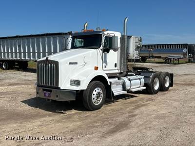 2015 Kenworth T800 Semi Truck