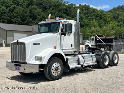 2015 Kenworth T800 Semi Truck
