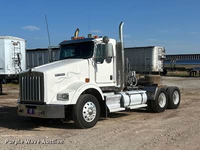 2014 Kenworth T800 Semi Truck