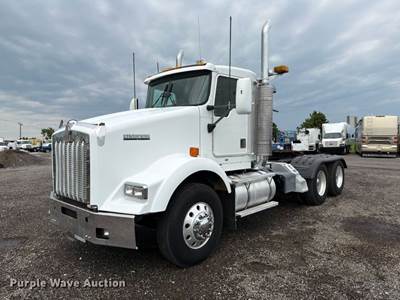 2000 Kenworth T800 Semi Truck