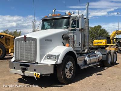 2014 Kenworth T800 Semi Truck