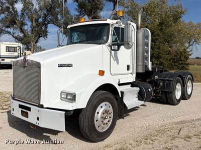2012 Kenworth T800 Semi Truck