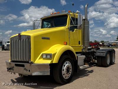 2006 Kenworth T802 Semi Truck