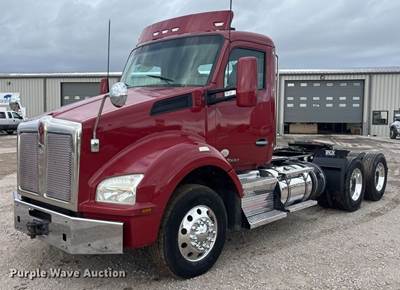 2018 Kenworth T880 Semi Truck