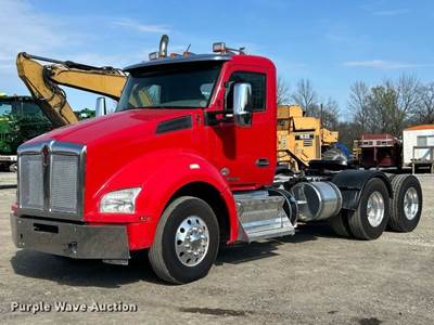 2018 Kenworth T880 Semi Truck