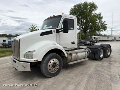 2016 Kenworth T880 Semi Truck