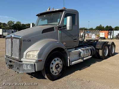 2019 Kenworth T880 Semi Truck