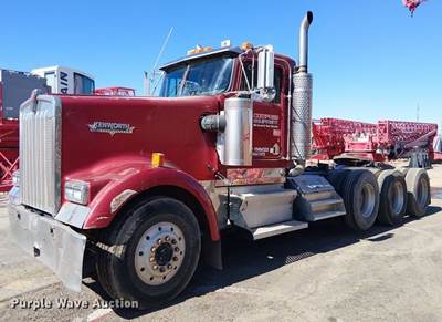 2004 Kenworth W900 Semi Truck