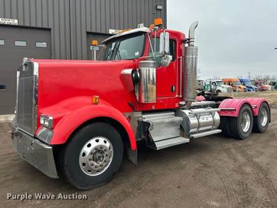 2003 Kenworth W900 Semi Truck
