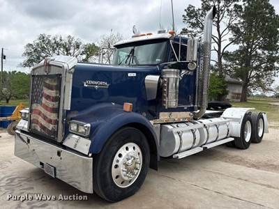 2009 Kenworth W900 Semi Truck