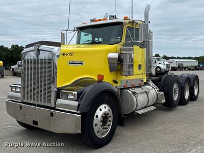 2000 Kenworth W900 Semi Truck