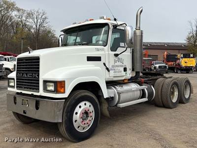 2007 Mack CHN613 Semi Truck