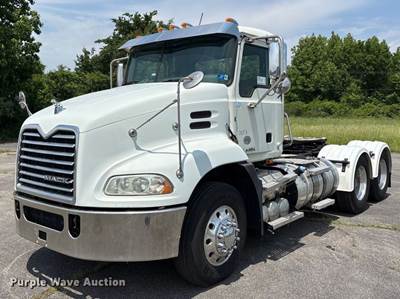 2015 Mack Cxu Semi Truck