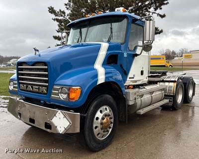 2003 Mack CV713 Semi Truck