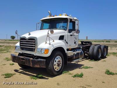 2006 Mack CV713 Granite Semi Truck