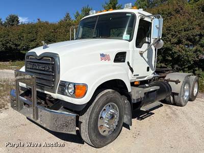 2007 Mack CV713 Semi Truck