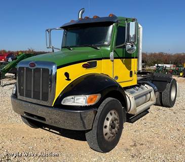 2016 Peterbilt 337 Semi Truck