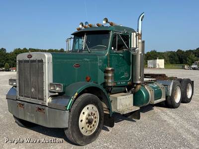 1981 Peterbilt 359 Semi Truck