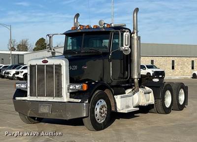 2005 Peterbilt 378 Semi Truck