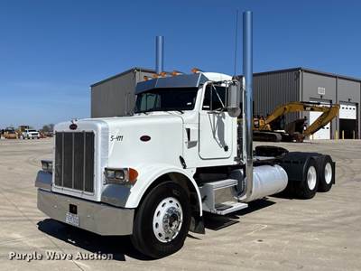 2000 Peterbilt 378 Semi Truck