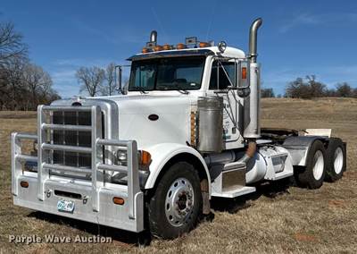 2005 Peterbilt 379 Semi Truck