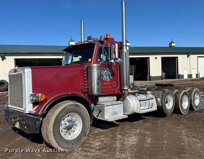 2000 Peterbilt 379 Semi Truck