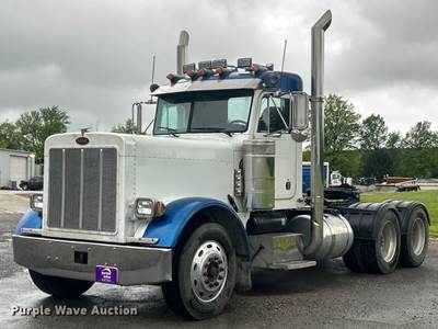 2001 Peterbilt 379 Semi Truck