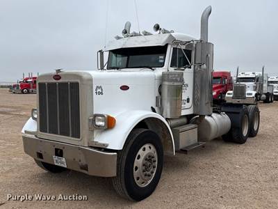 2001 Peterbilt 379 Semi Truck