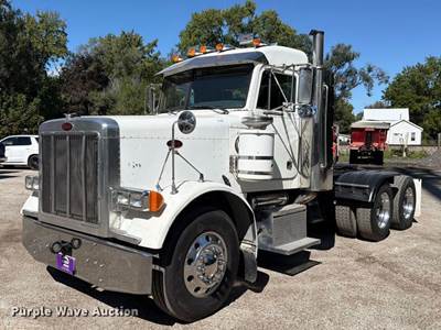 2003 Peterbilt 379 Semi Truck