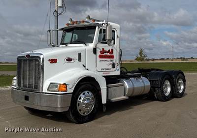 2006 Peterbilt 385 Semi Truck
