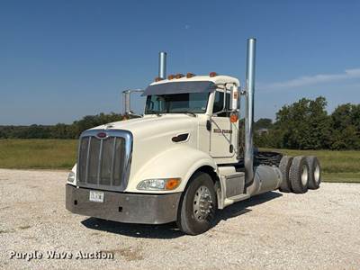 2007 Peterbilt 386 Semi Truck