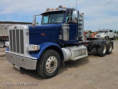 2013 Peterbilt 388 Semi Truck
