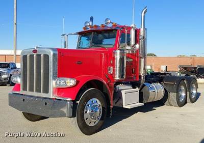 2023 Peterbilt 389 Semi Truck