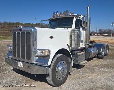 2016 Peterbilt 389 Semi Truck