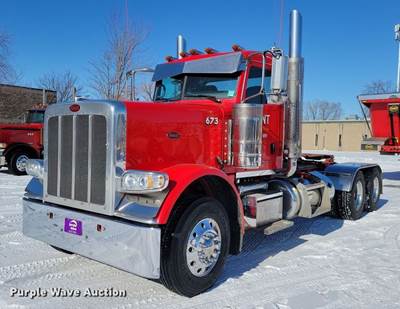 2019 Peterbilt 389 Semi Truck