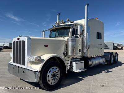 2018 Peterbilt 389 Semi Truck