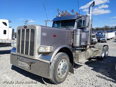 2013 Peterbilt 389 Semi Truck
